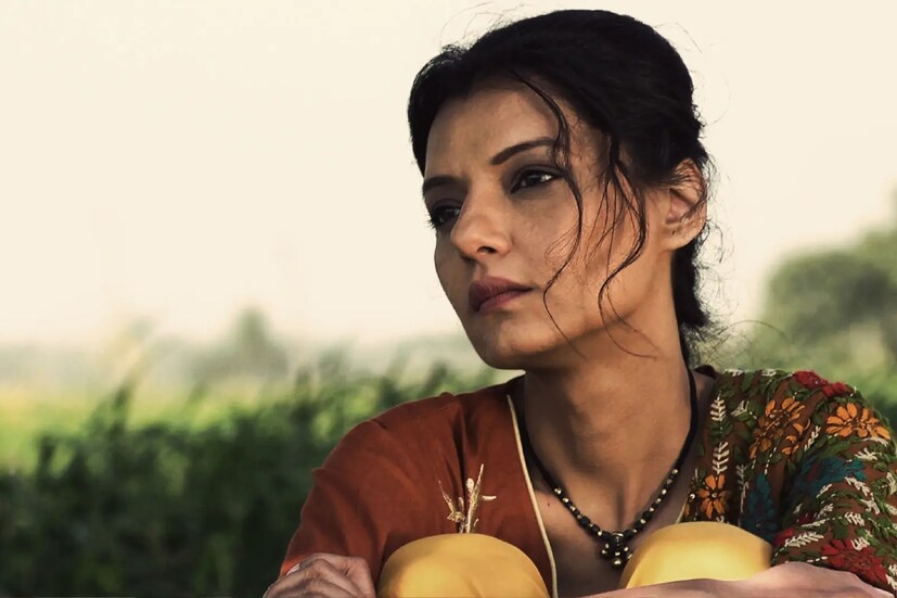 উজ্জ্বল বলিউড কেরিয়ার। ফিল্মোগ্রাফিতে নামজাদা ছবি। হাতে ছিল আরও কত সুযোগ। টিনসেল টাউনের অন্যতম ডাকসাইটে সুন্দরী।