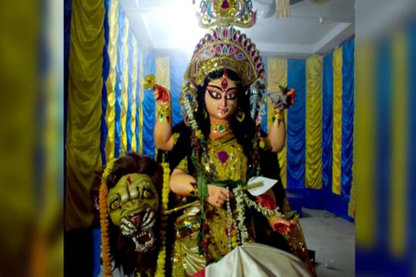 বাসন্তী পুজোর সন্ধেয় কর্পূর জ্বালিয়ে আরতি করলে মা অত্যন্ত সন্তুষ্ট হন ৷ অতি সহজেই জীবন থেকে নেতিবাচক প্রভাব দূর হয়ে যায় ৷ প্রতীকী ছবি ৷ 