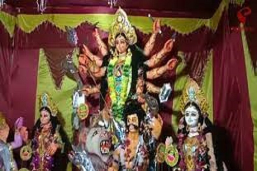 মা লক্ষ্মীর আগমন বাড়িতে হয় ৷ বাসন্তি পুজো বা নবরাত্রিতে কোনও ভাবেই লেবু ব্যবহার করবেন না শুধুই লেবু নয় কোনও প্রকারের টক জিনিস মোটেই ব্যবহার করা উচিৎ নয় এতে মা লক্ষ্মী রুষ্ট হবেন ৷ প্রতীকী ছবি ৷ 