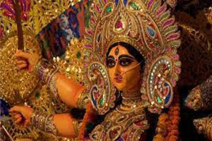 নবরাত্রিতে বেশ কিছু নিয়ম মেনে চলতে হয়ে সেগুলি হল ৷ সেইগুলি অত্যন্ত জরুরি ৷ এবার দেখে নেওয়া যাক বাসন্তি পুজোতে মা দুর্গার মূর্তি ঠিক কী ভাবে স্থাপিত করতে হয় ৷ প্রতীকী ছবি ৷ 