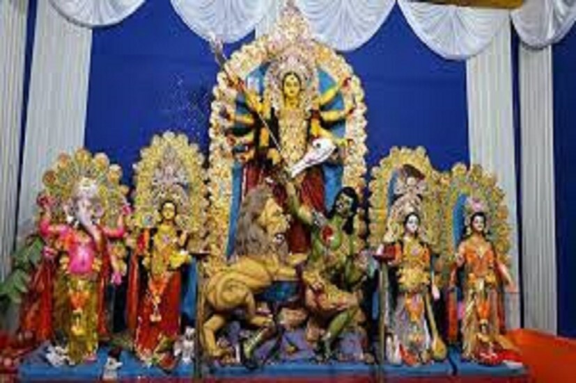 বাস্তুমতে কোনও শুভ কাজে কখনও কালো রং ব্যবহার করা উচিৎ নয় ৷ এই রং অশুভ, বিশেষত নবরাত্রি বা বাসন্তি পুজোতে কোনও ভাবেই কালো রং ব্যবহার করা উচিৎ নয় ৷ প্রতীকী ছবি ৷ 