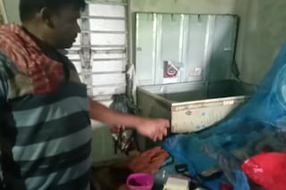 বসিরহাটে চুরি