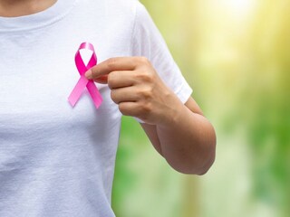 স্তন ক্যানসার থেকে আরোগ্য লাভের পরেও কি মা হওয়ার সম্ভাবনা থাকে? আলোচনা করছেন বিশেষজ্ঞ চিকিৎসক