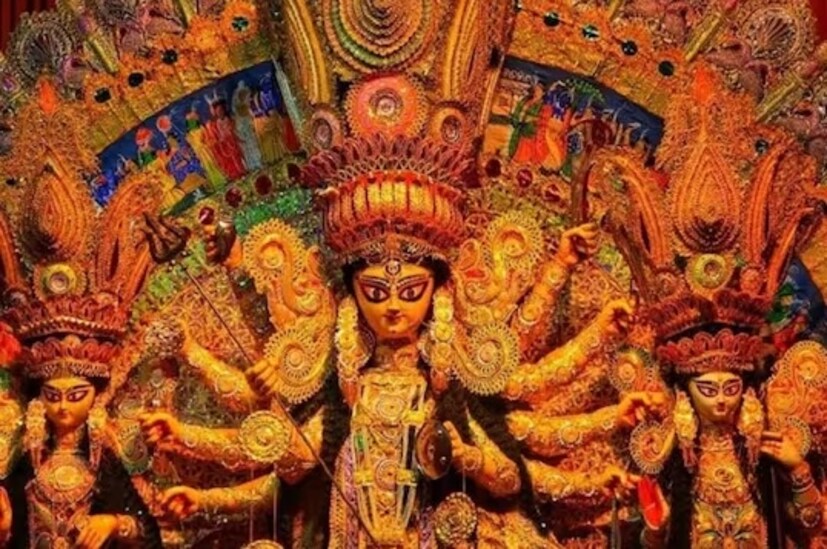 যে কোনও ধর্মেই দানের মাহাত্ম্য অপরিসীম। ধর্ম মানে তো আসলে যা ধারণ করে থাকে। আর এই দানের মাধ্যমেই সামাজিক মঙ্গলের কর্তব্যটুকু ধারণ এবং পালন করে থাকি আমরা, বিনিময়ে পূর্ণ এবং সমৃদ্ধ হই সব দিক থেকে।