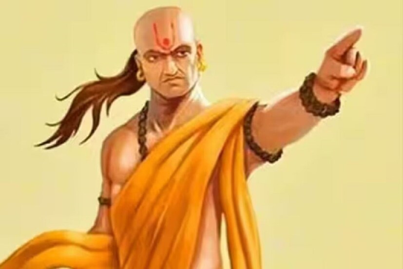 স্ত্রীদের কখনই তাদের স্বামীদের অন্য কোনও পুরুষের সাথে তুলনা করা উচিত নয়। চাণক্য বলেন, এতে করে স্বামীর মান-সম্মানে আঘাত লাগে এবং দাম্পত্য জীবনে মধুরতা নষ্ট হতে পারে৷  এই বিষয়টি স্বামীদের ক্ষেত্রেও প্রযোজ্য।