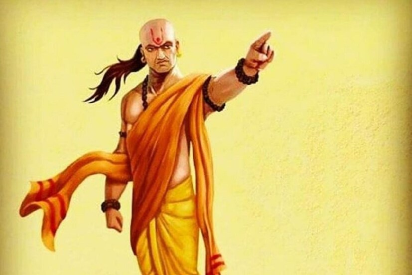 চাণক্য নীতি অনুসারে নারীরা পুরুষের চেয়ে চারগুণ বেশি বেশি সম্ভ্রম, ভদ্রতা ও সামাজিকতা বজায় রেখে চলতে চেষ্টা করেন।পুরুষের থেকে নারীর সাহস, প্রতিকূল পরিস্থিতিতে লড়াই করার ক্ষমতা অনেক বেশি৷ 
