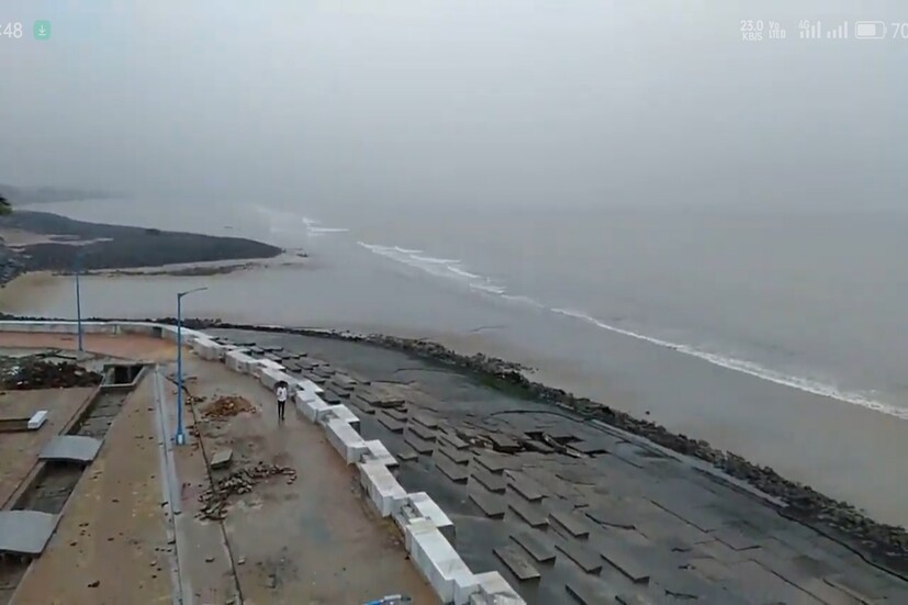 পূর্ব মেদিনীপুর জেলার শিল্পাঞ্চল শহর হলদিয়ায় সর্বোচ্চ তাপমাত্রা ৩২ ডিগ্রি সেলসিয়াস। সর্বনিম্ন তাপমাত্রা ২১.২ ডিগ্রি সেলসিয়াস। হলদিয়ার সর্বনিম্ন তাপমাত্রা স্বাভাবিক তাপমাত্রার চেয়ে ২ ডিগ্রি কম। বাতাসে আর্দ্রতার পরিমাণ ৭৪ শতাংশ। হলদিয়াতেও বাড়ল সর্বনিম্ন তাপমাত্রা।