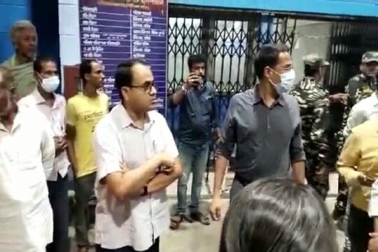 হঠাৎ হাসপাতাল পরিদর্শনে জেলাশাসক