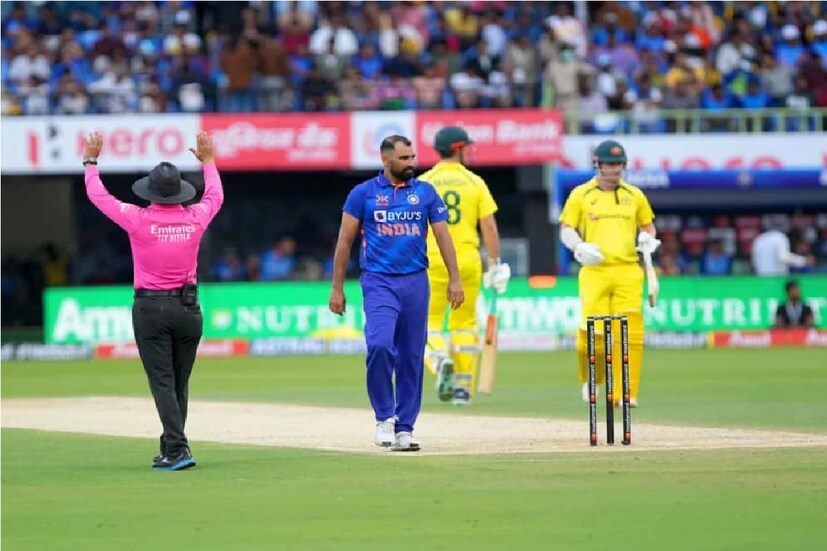 ভারত বনাম  অস্ট্রেলিয়া দ্বিতীয় ওয়ানডে ম্যাচে  মিচেল স্টার্ক অস্ট্রেলিয়ান দলের হয়ে ৫ উইকেট নিয়েছিলেন, বোলিংয়ে দুর্দান্ত পারফরম্যান্স দেখিয়েছিলেন৷ এদিকে ব্যাটিংয়ে মিচেল মার্শ মাত্র ৩৬ বলে অপরাজিত ৬৬ রানের বিস্ফোরক ইনিংস খেলেন। এই ম্যাচে টিম ইন্ডিয়ার ব্যাটসম্যান এবং বোলার সকলেই খুব খারাপ পারফরম্যান্স করেছিল। ভারতীয় দল মাত্র ১১৭ রান করতে সক্ষম হলেও ক্যাঙ্গারু দল মাত্র ১১ ওভারে এই লক্ষ্য অর্জন করে।