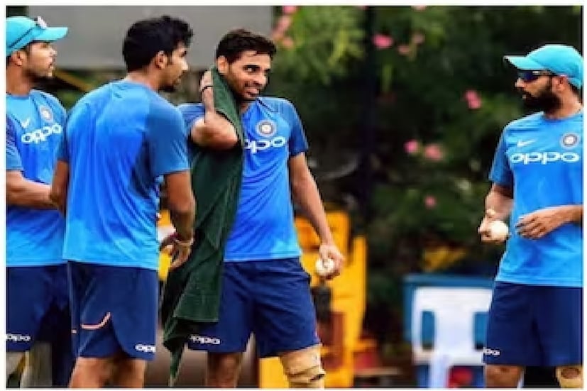 দীর্ঘদিন চোট কাটিয়ে টি-টোয়েন্টি দলে ফিরেছেন ভুবনেশ্বর কুমার। গত বছর অস্ট্রেলিয়ায় অনুষ্ঠিত টি-টোয়েন্টি বিশ্বকাপের দলেও জায়গা করে নেন তিনি। টি-টোয়েন্টি বিশ্বকাপের পর নিউজিল্যান্ড সফরের দলেও তাঁর নাম ছিল। ২০২২-র নভেম্বরের এই সফরের পর থেকে ভুবনেশ্বর কুমার কোনও ম্যাচ খেলেননি। তিনি ২০২২ সালের জানুয়ারিতে শেষ ওয়ানডে খেলেছিলেন। Bhuvneshwar Kumar/Instagram