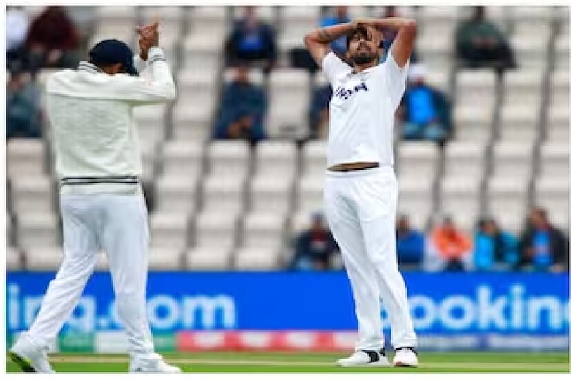 ইশান্ত শর্মার কথা বলতে গেলে, চোটের কারণে বোলারের কেরিয়ারও শেষের পথে। দীর্ঘদিন ধরে ফিটনেস সমস্যার সঙ্গে লড়াই করা এই বোলার সর্বশেষ ২০২১ সালের নভেম্বরে ঘরের মাঠে টেস্ট ম্যাচ খেলেছিলেন। তারপর থেকে এখন পর্যন্ত দলে জায়গা করে নিতে হিমশিম খাচ্ছেন তিনি। চুক্তির বাইরে থাকার পর, এখন তাঁর কেরিয়ার শেষ বলে মনে করছে৷  এর আগের বছর  তাঁর নাম ছিল বি ক্যাটাগরিতে। AP