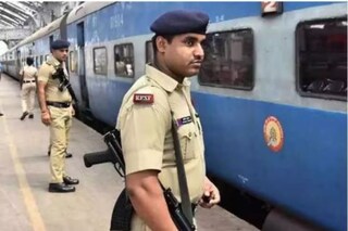 বিভিন্ন স্টেশনে উদ্ধার প্রায় ১৪ নাবালক
