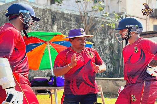 কোচ পন্ডিতের ক্লাসে রানা এবং ভেঙ্কটেশ