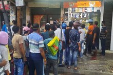 ৩ দিনে ২ কোটি টাকার রেকর্ড মদ বিক্রি! দোলের ছুটিতে জমজমাট ব্যবসা