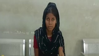 মালদহে এক ঘণ্টা দেরিতে প্রশ্ন পেল অসুস্থ উচ্চ মাধ্যমিক পরীক্ষার্থী