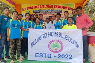 শ্যুটিং বল চ্যাম্পিয়ন শিপে ব্রোঞ্জ জয় মালদহের মহিলা শ্যুটিং দলের
শ্যুটিং বল চ্যাম্পিয়ন শিপে ব্রোঞ্জ জয় মালদহের মহিলা শ্যুটিং দলের