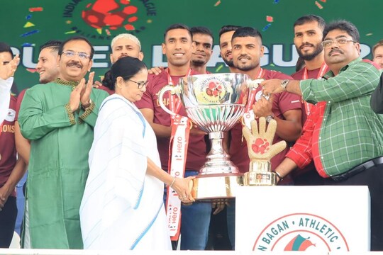 মোহনবাগান চ্যাম্পিয়ন হবে স্বপ্ন দেখেছিলেন মমতা