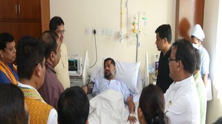 অসুস্থ মন্ত্রী সুশান্ত চৌধুরীর শারীরিক অবস্থার খোঁজ নিতে হাসপাতালে ত্রিপুরার মুখ্যমন্ত্রী মানিক সাহা