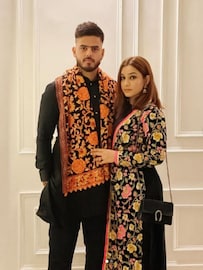 জলেও জ্বালাতে পারেন লাস্যের আগুন, বিকিনিতে সুপার হট কেকেআর অধিনায়কের স্ত্রী জলেও জ্বালাতে পারেন লাস্যের আগুন, বিকিনিতে সুপার হট কেকেআর অধিনায়কের স্ত্রী