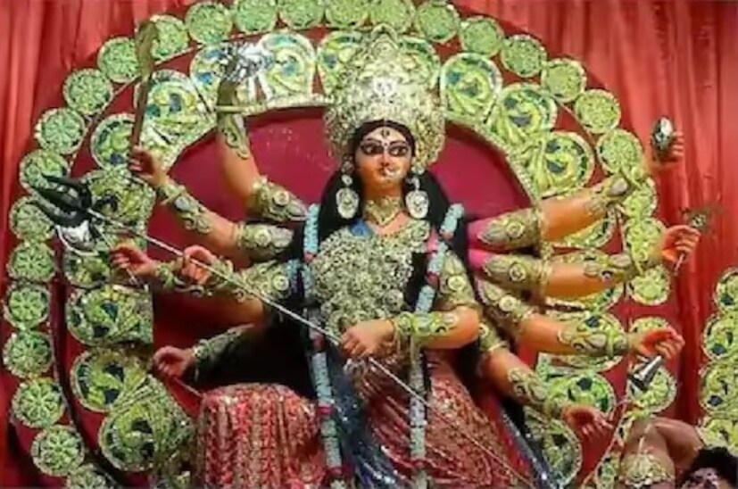 এই মন্ত্র জপ করা বাঞ্ছনীয়: নিজের মনের ইচ্ছা পূরণের জন্য মা কাত্যায়ণীর সামনে চন্দন বা যে কোনও মালা নিবেদন করে নিম্নোক্ত এই মন্ত্রটি জপ করতে হবে ৷- “কাত্যায়ণী মহামায়ে, মহাযোগিন্যধিশ্বরী। নন্দগোপসূতাম দেবী, পতি মে কূরু তে নমঃ।” “ওঁ কাত্যায়নী দেব্যৈ নমঃ”।