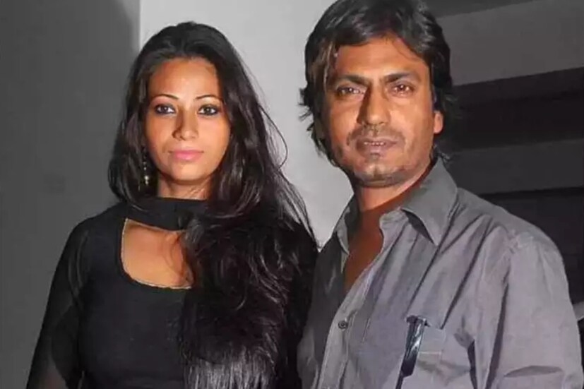 বিবাহিত জীবনে দাড়ি টানতে চলেছেন নওয়াজ ও আলিয়া। তবে তাদের দাম্পত্য কলহ দিনদিন বেড়েই চলেছে।  সোশ্যাল মিডিয়াও তোলপাড় হয়েছিল তাঁদের বিচ্ছেদের খবরে৷ তবে  সবকিছু ভুলে এখন কাজে মন দিতে চাইছেন নওয়াজ৷ শীঘ্রই মুক্তির অপেক্ষায় তার আপকামিং ছবি জগিরা সারা রা রা৷ এক কিছুর মধ্যেই এবার ভোল পাল্টালেন আলিয়া৷