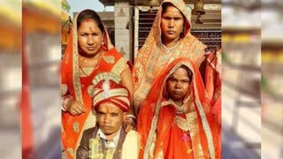  তাঁদের সুখী বিবাহিত জীবনের শুভেচ্ছা জানিয়েছেন তাঁরা