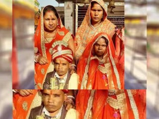  তাঁদের সুখী বিবাহিত জীবনের শুভেচ্ছা জানিয়েছেন তাঁরা