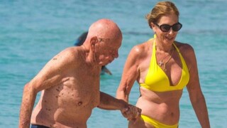 সেন্ট প্যাট্রিকস ডে-তে প্রেয়সীকে প্রোপোজ করেন মার্ডক সেন্ট প্যাট্রিকস ডে-তে প্রেয়সীকে প্রোপোজ করেন মার্ডক