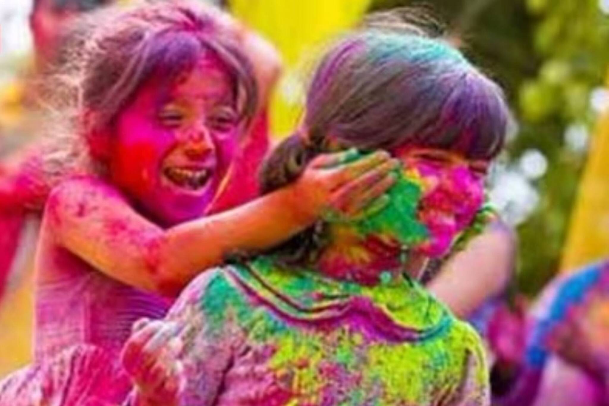 চোখে রং ঢুকলেই ভয়ঙ্কর, দৃষ্টিশক্তি বাঁচিয়ে দোল খেলতে কী করবেন,জানালেন বিশেষজ্ঞ