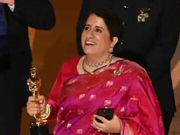 অস্কারসন্ধ্যায় প্রশংসিত হয়েছে গুনীতের ভারতীয় ঘরানার সাজও