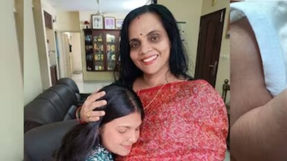 ২৩ টি বসন্ত পার করে নিজের বোনের দিদি হলেন মালয়লম অভিনেত্রী আর্যা পার্বতী ২৩ টি বসন্ত পার করে নিজের বোনের দিদি হলেন মালয়লম অভিনেত্রী আর্যা পার্বতী