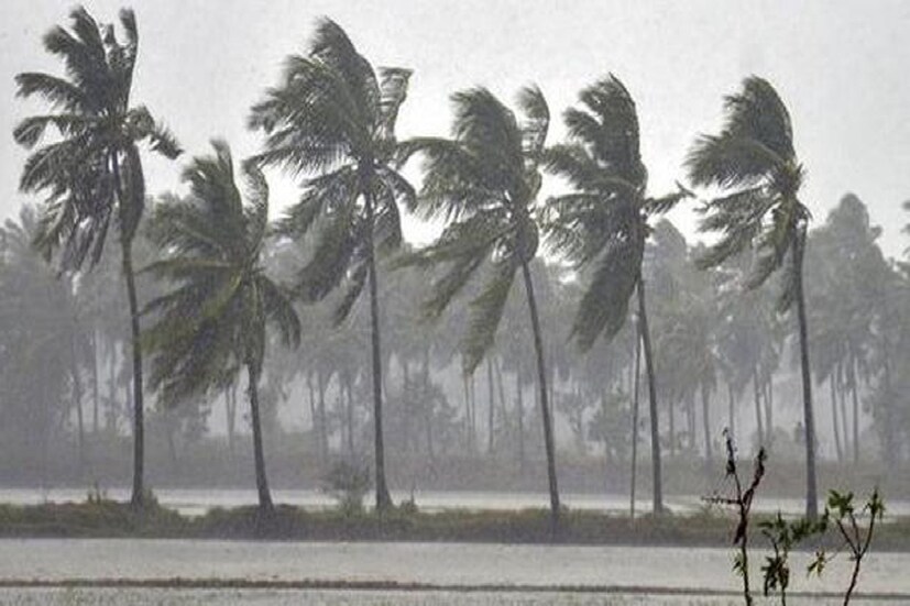 ১৭ মার্চ শুক্রবার। দক্ষিণবঙ্গে বীরভূম, মুর্শিদাবাদ, নদিয়া এবং পশ্চিম বর্ধমানে বজ্রবিদ্যুৎ-সহ হালকা মাঝারি বৃষ্টি, কোথাও কোথাও শিলাবৃষ্টি এবং সঙ্গে ৪০ থেকে ৫০ কিলোমিটার গতিবেগে দমকা ঝোড়ো হাওয়া বইতে পারে। দক্ষিণবঙ্গের বাকি সব জেলাতে বজ্রবিদ্যুৎ সহ হালকা মাঝারি বৃষ্টির সঙ্গে ৪০ থেকে ৫০ কিলোমিটার গতিবেগে দমকা ঝোড়ো হাওয়ার সম্ভাবনা।