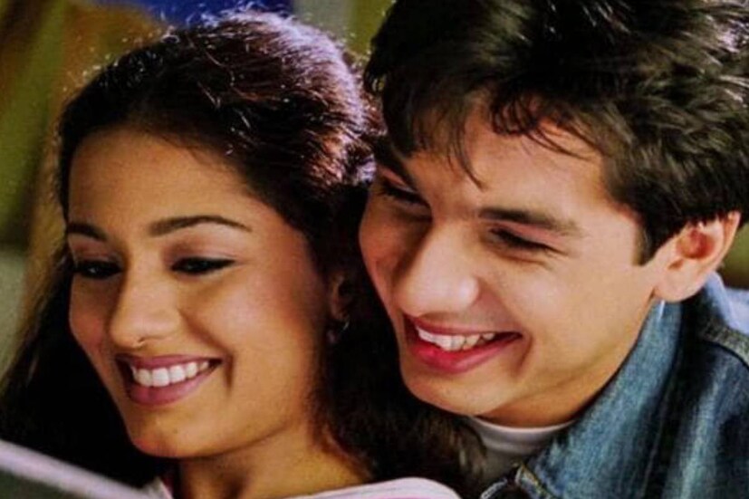 অমৃতা জানান, ঝুলিতে সফল ছবি থাকা সত্ত্বেও নামী পত্রিকাগুলি তাঁকে কখনও শ্যুটের প্রস্তাব দিত না। 'বিবাহ'-এর সাফল্যের পর শাহিদের সঙ্গে নাকি তেমনই একটি শ্যুট করেন তিনি। অন্যান্য তারকাদের সঙ্গে ছবি তোলা হয়েছিল শাহিদ-অমৃতার। তাঁরা দু'জন ছিলেন সেই ছবিটির মধ্যমণি। কিন্তু পত্রিকাটি প্রকাশিত হওয়ার পর দেখা যায়, অমৃতাকে একদম পিছন দিকে পাঠিয়ে দেওয়া হয়েছে।