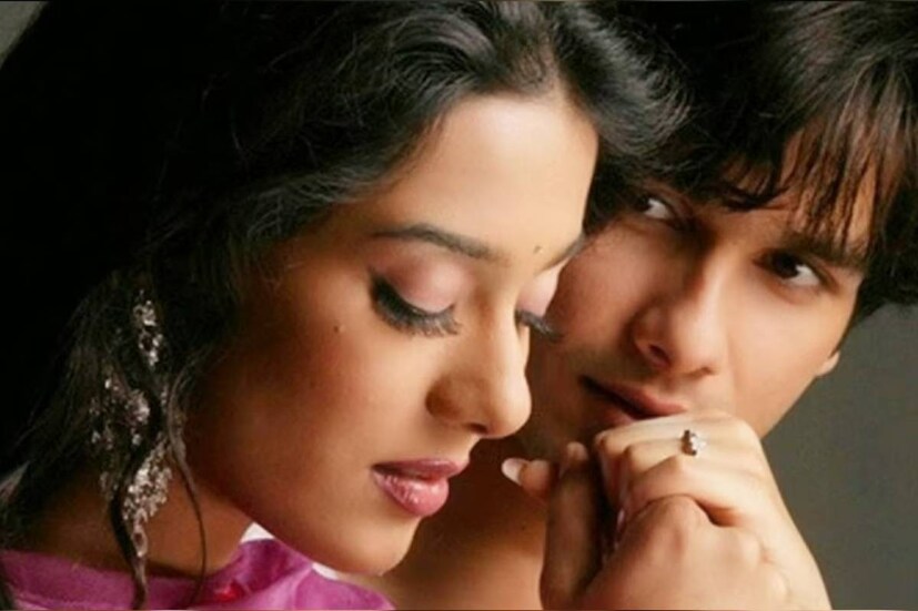 এখানেই থেমে যাননি অমৃতা। বইতে অভিনেত্রী দাবি করেন, সেই ট্যারো কার্ড রিডার তাঁকে বলেছিলেন, এমন কোনও মহিলা তাঁর প্রতি খুবই নেতিবাচক, যাঁর নামের আদ্যক্ষর 'K'।