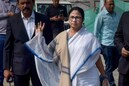 কংগ্রেসের কালো প্রতিবাদে হঠাৎই হাজির তৃণমূল, খাড়্গের বৈঠকে গেলেন ২ সাংসদ