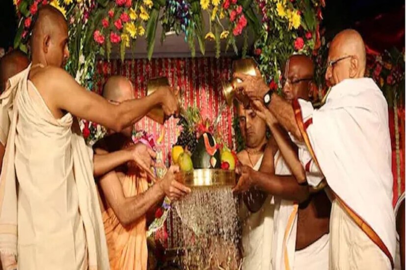 বাংলায় একাধিক পঞ্জিকা মত অনুসরণ করা হয়। এক একটি পঞ্জিকা অনুযায়ী এক এক রকম হয় পূর্ণিমার নির্ঘণ্ট।