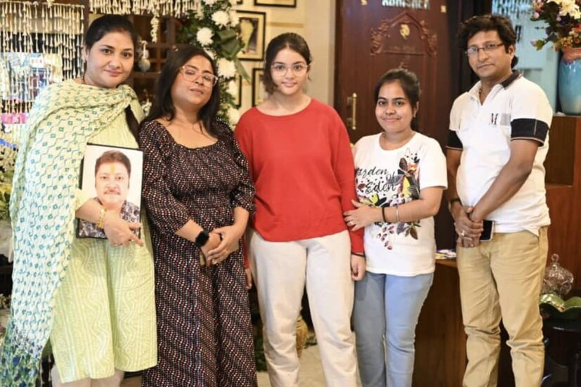 অভিষেক চলে যাওয়ার পর মেয়ে ডলের বড় হয়ে ওঠার পথে কোনও আঁচড় লাগতে দিতে চান না সংযুক্তা৷