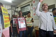 তিন মাস বেতন বন্ধ! বকেয়া বেতনের দাবিতে কলকাতা পুরসভায় বিক্ষোভ মালিদের