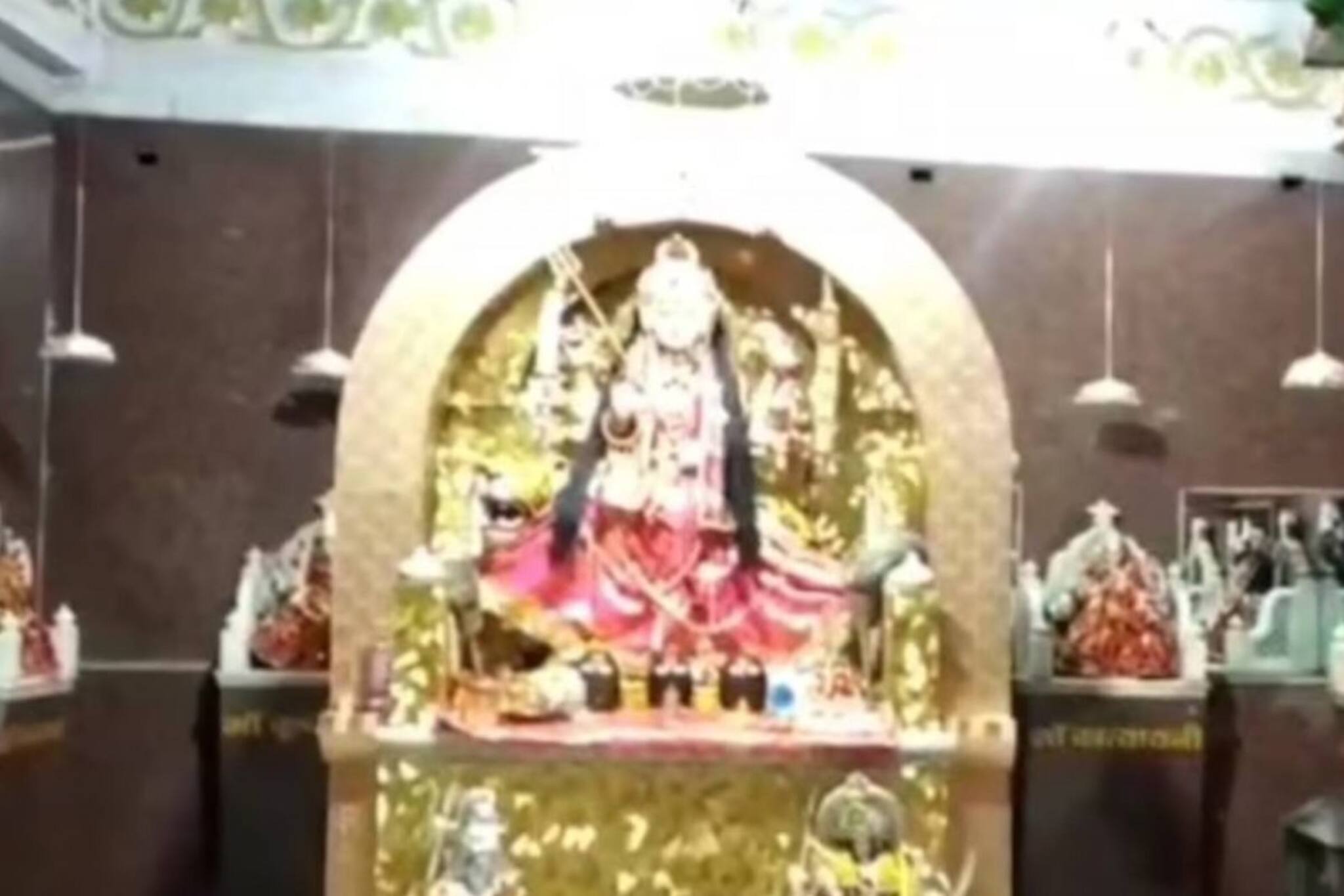 চৈত্র নবরাত্রিতে জাগ্রত এই মন্দিরে নাকি গভীর রাতে দেবীদর্শন করে যায় বনের বাঘ