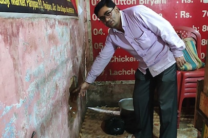 সোনার দোকানের দেওয়াল কেটে চুরি