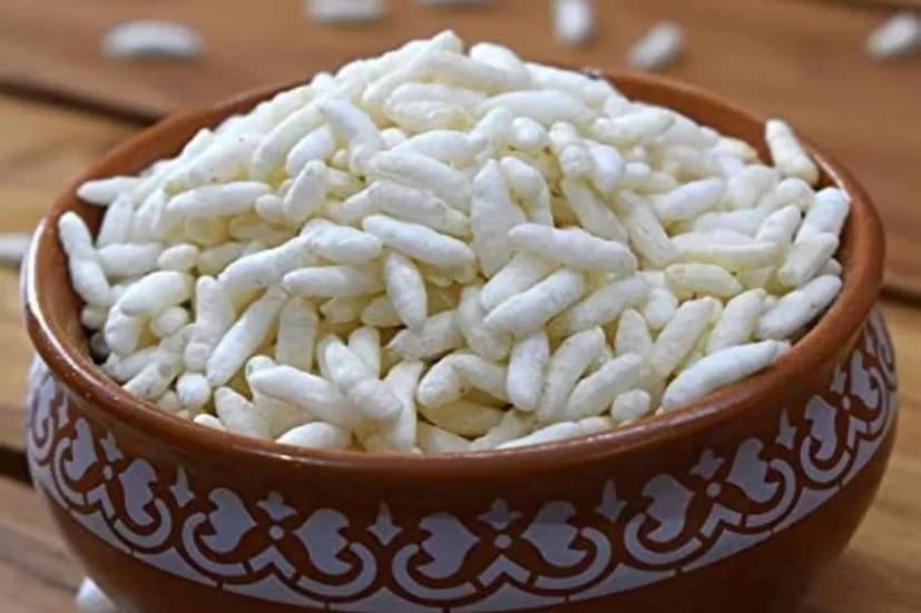 *আপনি কি জানেন এই ফুলো গোল মুড়ি খাওয়া আপনার শরীরে কত বড় ক্ষতি করছে। হ্যাঁ, একদম ঠিক শুনেছেন। মুড়িতে এখন ইউরিয়া মেশানো হচ্ছে কারণ ইউরিয়া জল দিয়ে নাকি মুড়ি খুব ভাল ফোলে। প্রতিবেদনঃ  সুমন সাহা। 
