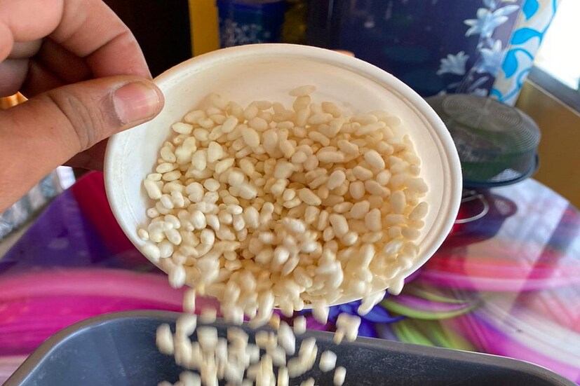 *মুড়িতে সোডিয়াম হাইড্রো সালফাইড মেশানোর জন্য নাকি মুড়ি বেশি পরিমাণে ফুলে ওঠে এবং সাদা ঝকঝকে হয়। ফলে বেশি দামে বিক্রি করা সম্ভব হয়।