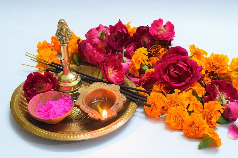 এই মন্ত্র জপ করলে বিশেষ উপকার হবে। জ্যোতিষাচার্য পণ্ডিত নন্দকিশোর মুগডাল বলেছেন যে রাম নবমীর দিন হনুমান চালিসা পাঠ করা উচিত। এর সাথে 'ওম হম হনুমতে নমঃ' মন্ত্রটিও জপ করতে হবে। এর সাথে কিস্কিন্ধা কান্ডে একটি চৌপাই আছে, 'কবন সউ কাজ কধান জগ মাহি নাহি জয় হয় তাত তুম পাহি', এই চৌপাইটি ১০৮ বার বলা কঠিন কাজ প্রমাণ করবে।