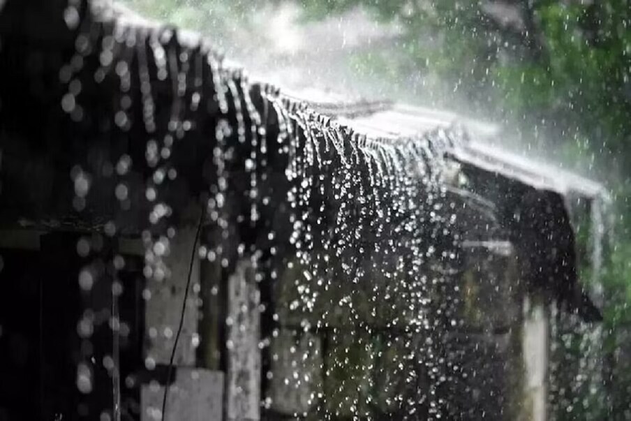  ,[object Object],সোমবারও একাধিক ক্রমে দক্ষিণবঙ্গের বিভিন্ন জেলায় বৃষ্টির দাপ দেখা গিয়েছে৷ কেন্দ্রীয় আবহাওয়া দফতরের তরফ থেকে বলা হয়েছে, এই আবহাওয়া আরও কিছুদিন চলবে৷ বৃষ্টি ও ঝড়ের দাপটে লন্ডভন্ড হতে পারে রাজ্য৷