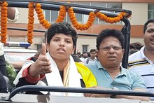 ‘স্মার্ট ওয়ার্ক নয়, হার্ড ওয়ার্ক করতে হবে...’ শিলিগুড়ি ফিরে বললেন রিচা ঘোষ