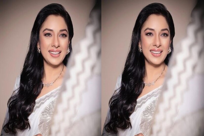 তিনি জানিয়েছিলেন চিকিৎসকেরা পরিষ্কার হাত তুলে দিয়েছিলেন কিন্তু রূপালি কোনও ভাবেই আশা ত্যাগ করেননি ৷ ২০১৩ সালে পুত্র সন্তানের জন্ম দেন রূপালি ৷ ছবি সৌজন্যে ইনস্টাগ্রাম ৷