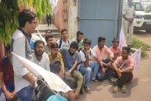 ট্রেন বাতিলে বিপাকে উচ্চ মাধ্যমিক পরীক্ষার্থীরা, শিয়ালদহে গিয়ে জবাবদিহি SFI-এর