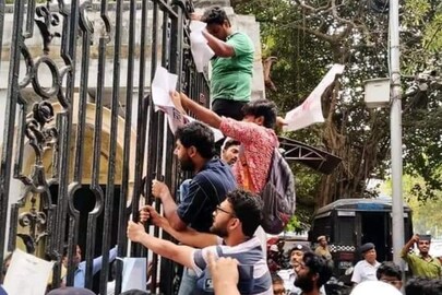 প্ল্যান 'বি' রণকৌশলেই বিধানসভার গেটে SFI