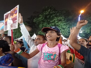 রেড রোডে আমসত্ত্ব নিয়ে হাজির মালদহের ছোট্ট সায়ন্তিকা