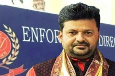 শান্তনু বন্দ্যোপাধ্যায় ঘিরে মহারহস্য